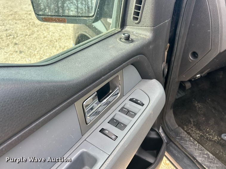 image for item EK2820 2011 Ford F150 XLT SuperCab pickup truck