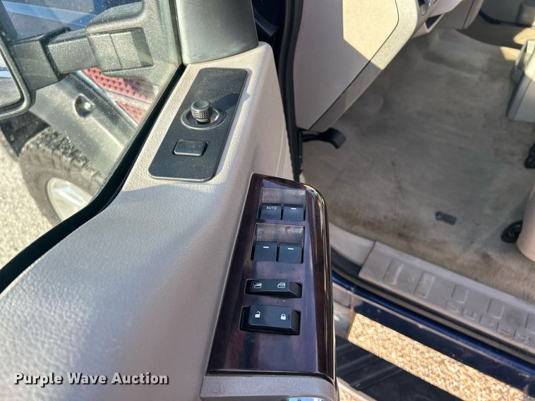 image for item EK2821 2008 Ford F250 Super Duty Lariat Crew Cab pickup truck