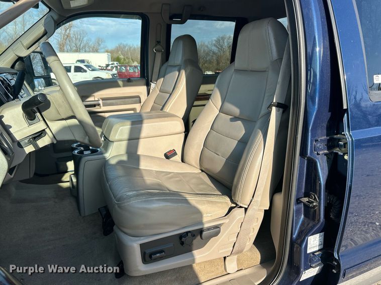 image for item EK2821 2008 Ford F250 Super Duty Lariat Crew Cab pickup truck