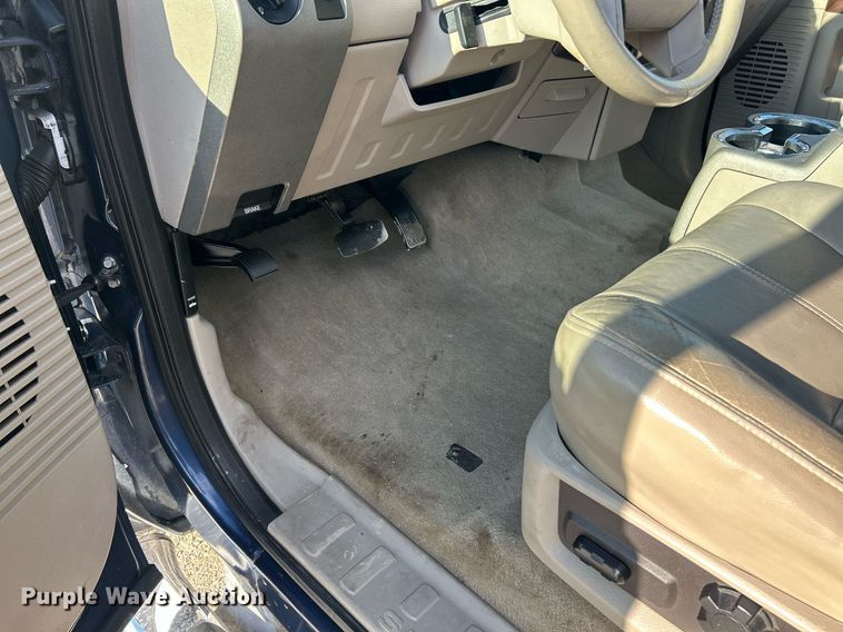 image for item EK2821 2008 Ford F250 Super Duty Lariat Crew Cab pickup truck