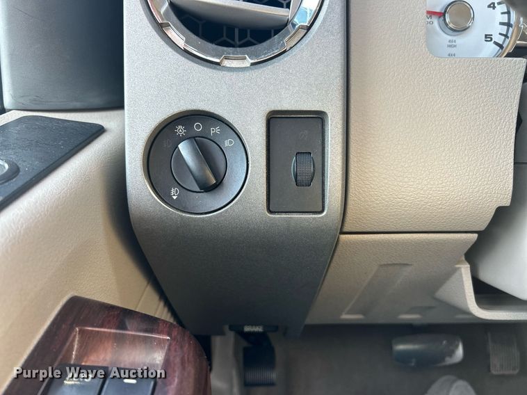 image for item EK2821 2008 Ford F250 Super Duty Lariat Crew Cab pickup truck