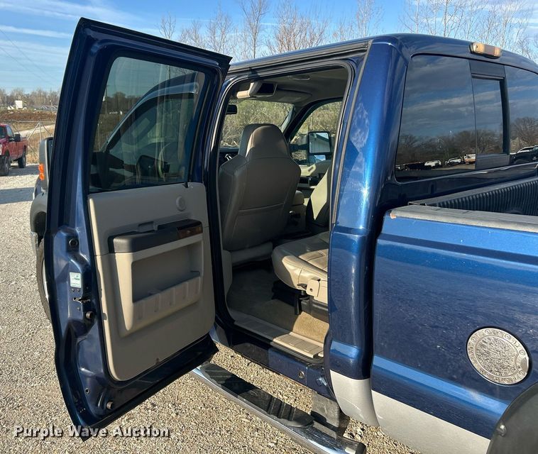image for item EK2821 2008 Ford F250 Super Duty Lariat Crew Cab pickup truck
