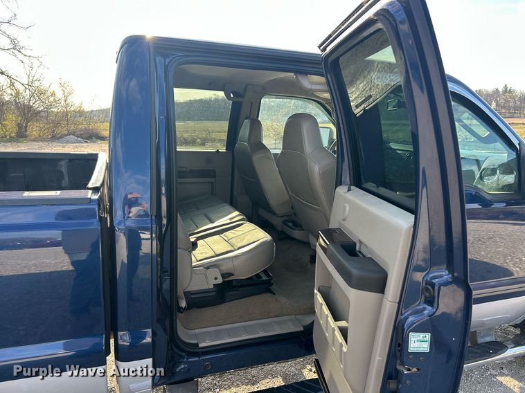 image for item EK2821 2008 Ford F250 Super Duty Lariat Crew Cab pickup truck