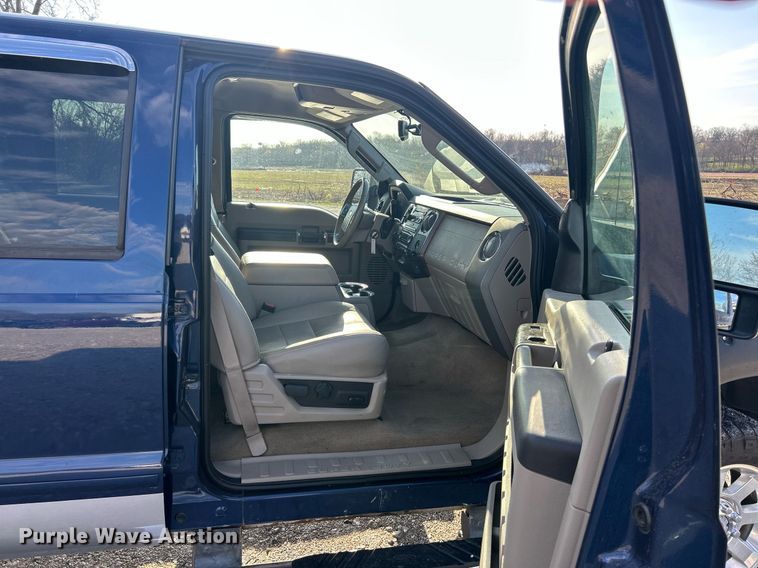 image for item EK2821 2008 Ford F250 Super Duty Lariat Crew Cab pickup truck