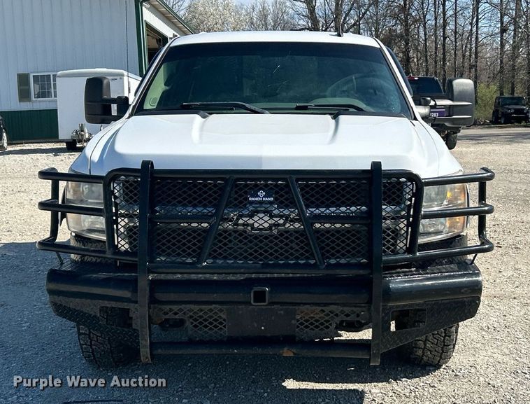 image for item EK2822 2009 Chevrolet Silverado 2500HD Crew Cab flatbed pickup truck