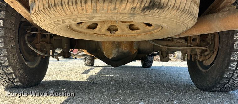 image for item EK2822 2009 Chevrolet Silverado 2500HD Crew Cab flatbed pickup truck