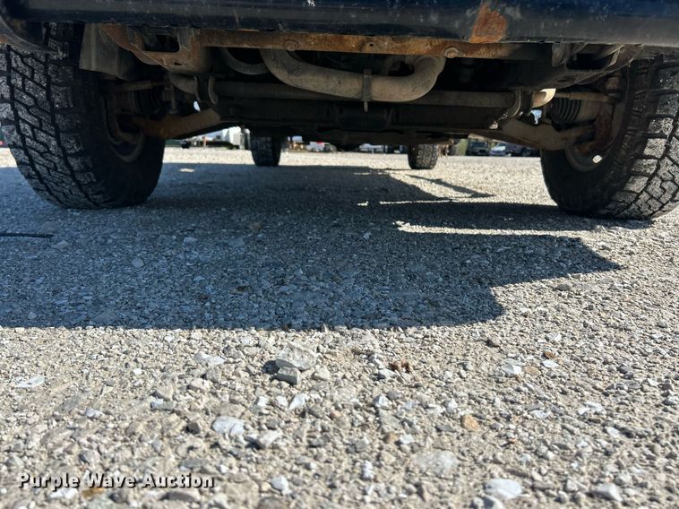 image for item EK2822 2009 Chevrolet Silverado 2500HD Crew Cab flatbed pickup truck