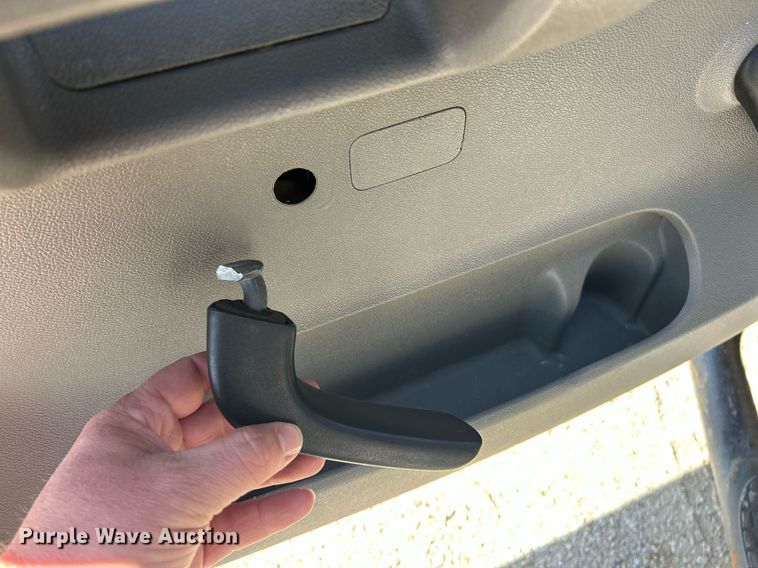 image for item EK2822 2009 Chevrolet Silverado 2500HD Crew Cab flatbed pickup truck