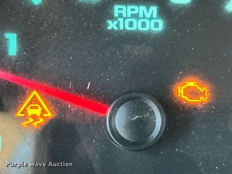 image for item EK2822 2009 Chevrolet Silverado 2500HD Crew Cab flatbed pickup truck