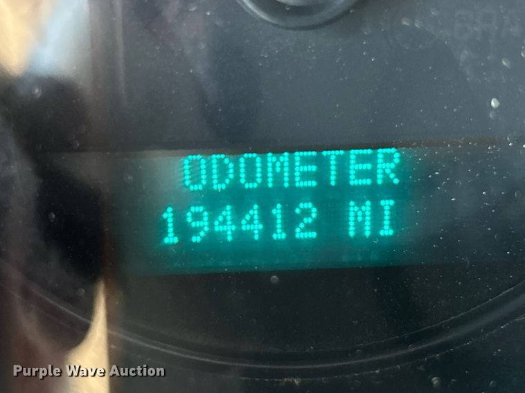 image for item EK2822 2009 Chevrolet Silverado 2500HD Crew Cab flatbed pickup truck