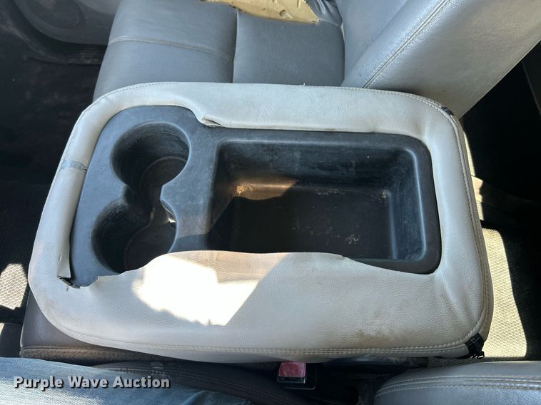 image for item EK2822 2009 Chevrolet Silverado 2500HD Crew Cab flatbed pickup truck