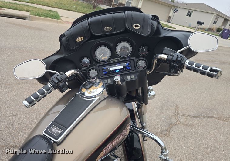 image for item EK5102 2005 Harley Davidson Electra Glide Classic motorcycle