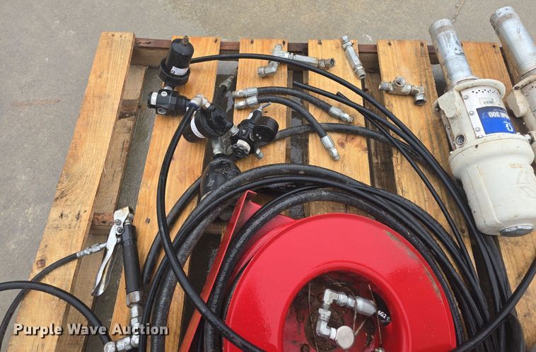 image for item EK5103 (3) Graco Fireball 300 hydraulic oil pumps