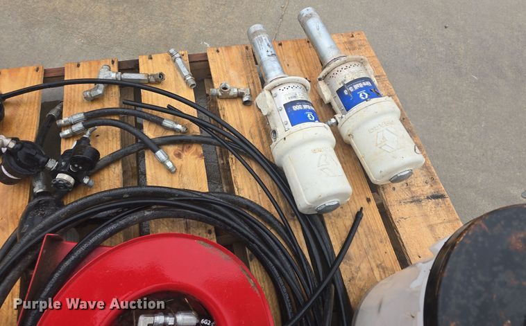 image for item EK5103 (3) Graco Fireball 300 hydraulic oil pumps