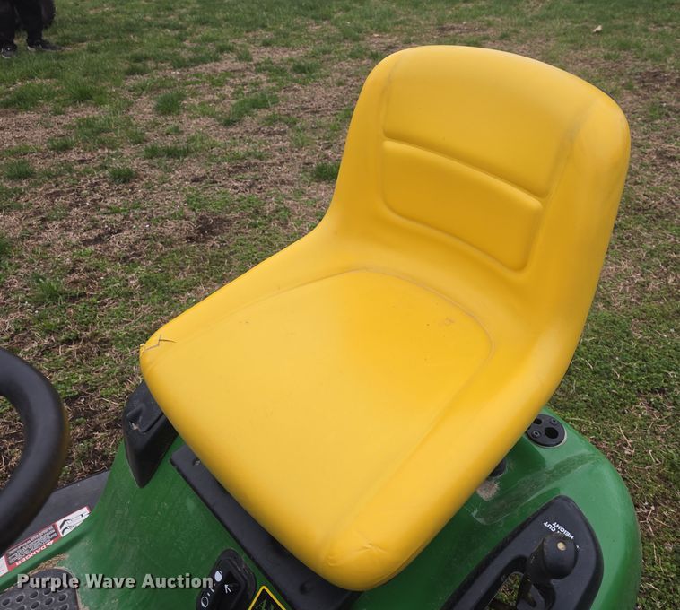 image for item EK5111 John Deere D120 lawn mower