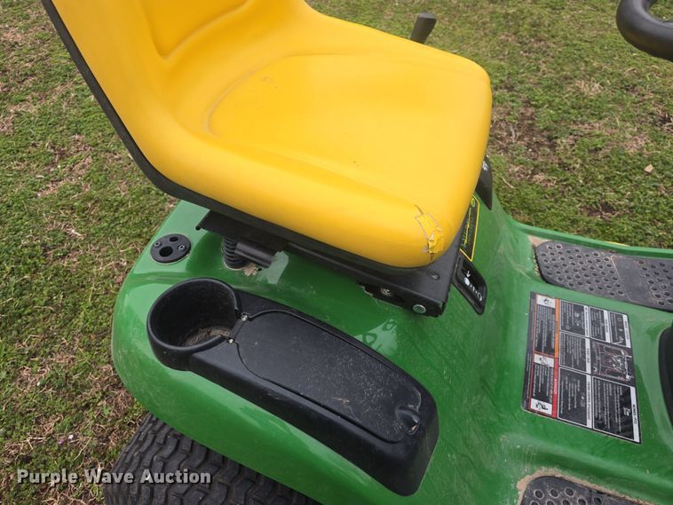 image for item EK5111 John Deere D120 lawn mower