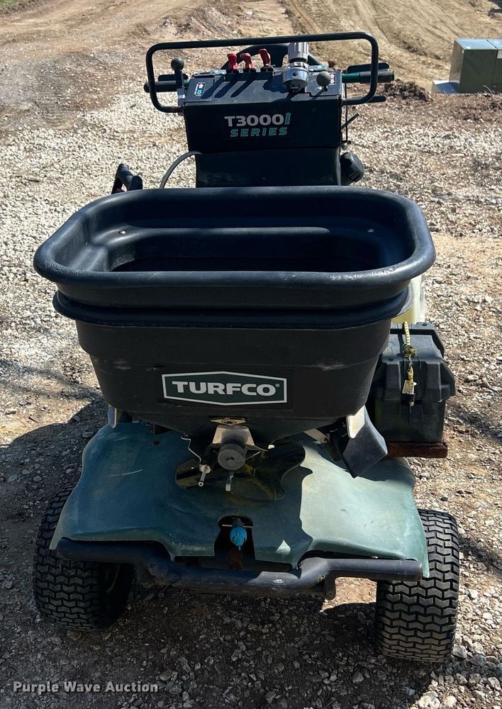 image for item EL5546 TURFCO T3000I applicator