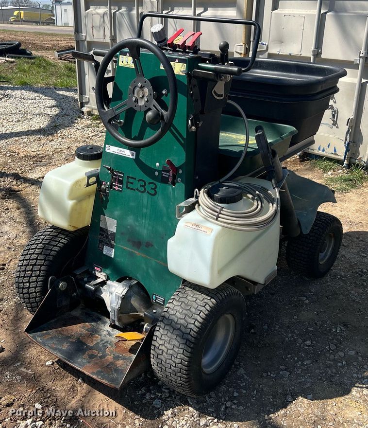 image for item EL5546 TURFCO T3000I applicator