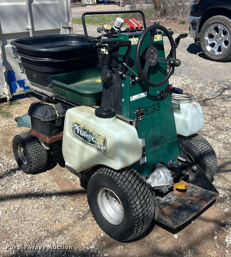 image for item EL5546 TURFCO T3000I applicator