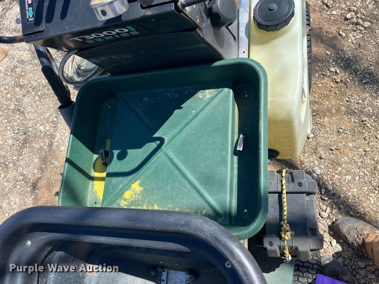 image for item EL5546 TURFCO T3000I applicator