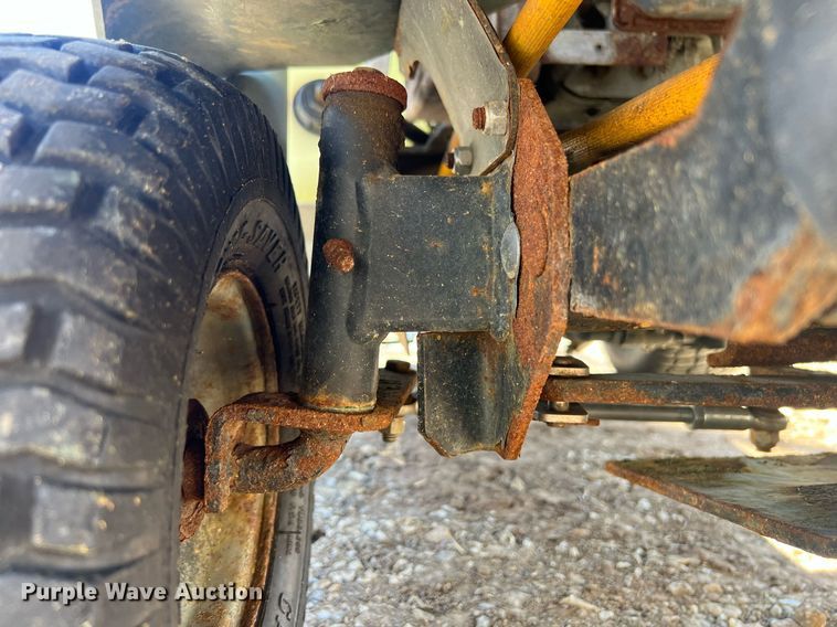 image for item EL5546 TURFCO T3000I applicator