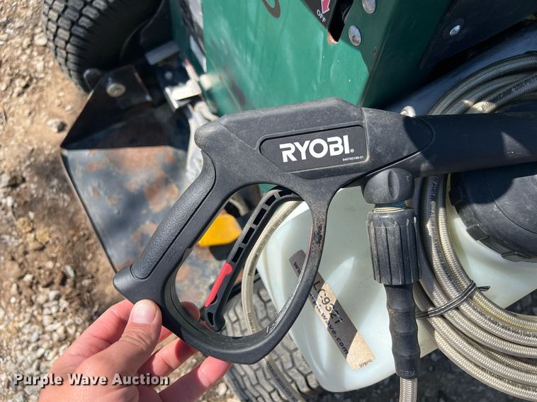 image for item EL5546 TURFCO T3000I applicator