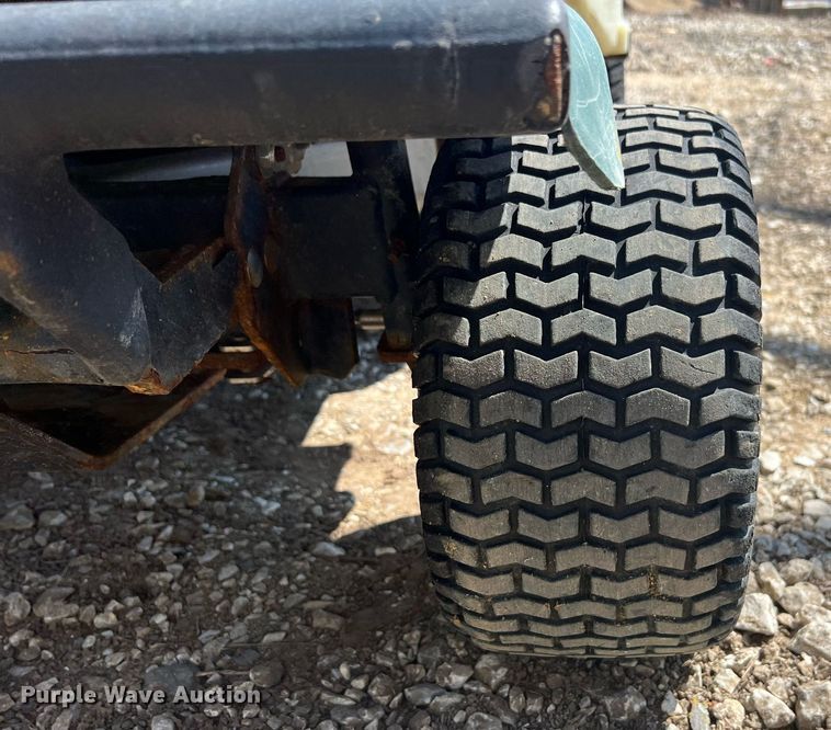 image for item EL5546 TURFCO T3000I applicator