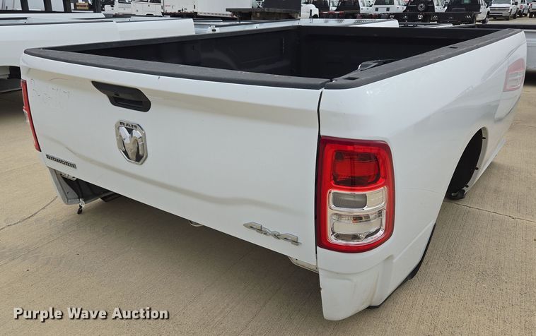 image for item EL5554 Pickup truck bed
