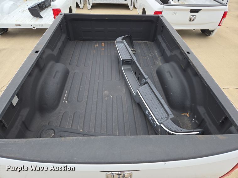 image for item EL5554 Pickup truck bed
