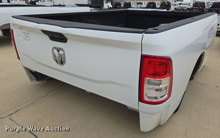 image for item EL5555 Pickup truck bed