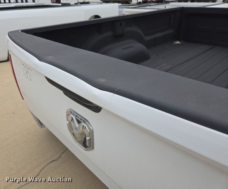 image for item EL5555 Pickup truck bed