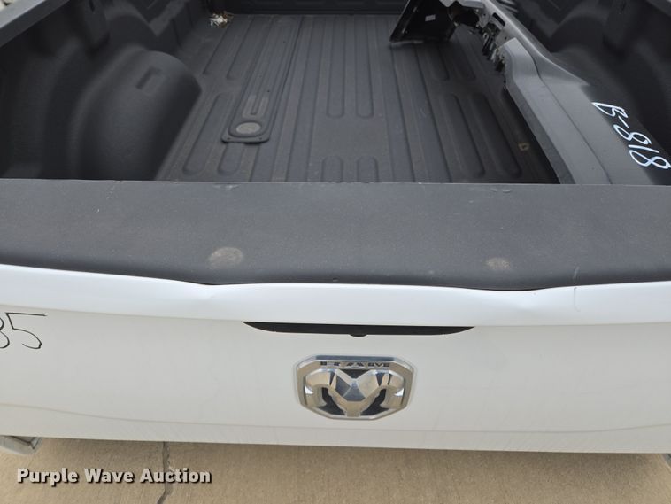 image for item EL5555 Pickup truck bed
