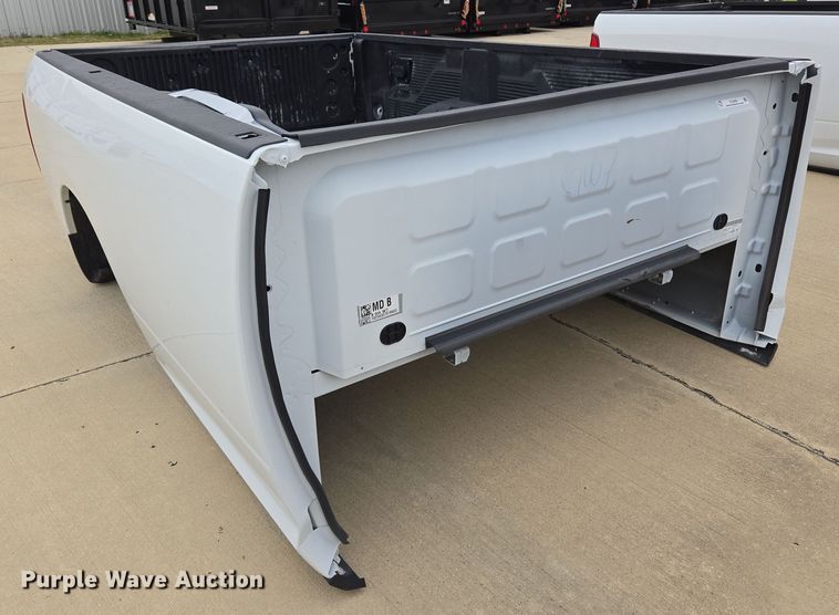 image for item EL5556 Pickup truck bed
