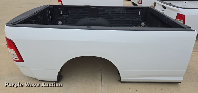 image for item EL5556 Pickup truck bed