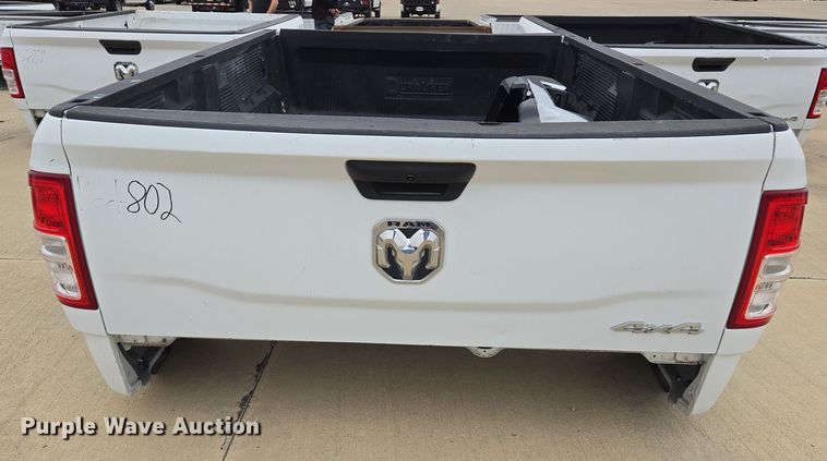 image for item EL5556 Pickup truck bed