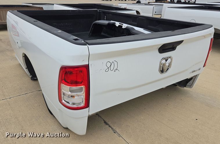 image for item EL5556 Pickup truck bed