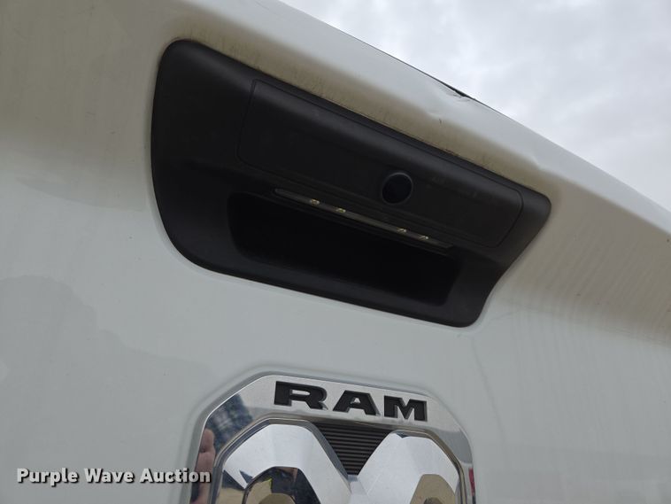 image for item EL5557 Pickup truck bed