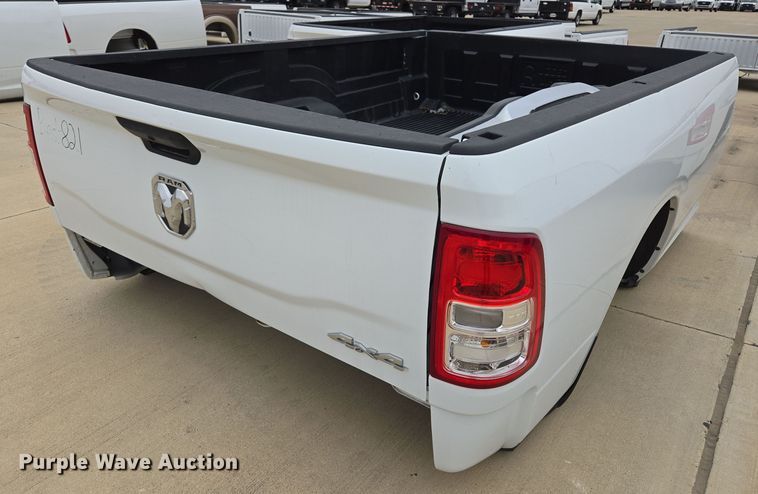 image for item EL5558 Pickup truck bed