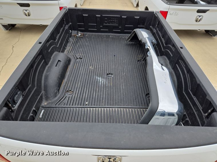 image for item EL5558 Pickup truck bed