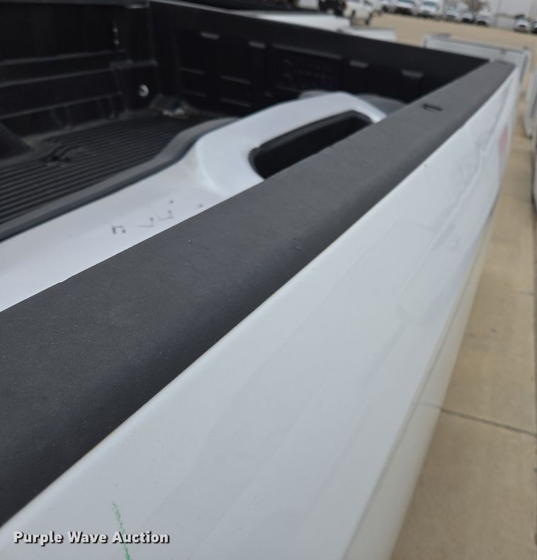 image for item EL5558 Pickup truck bed