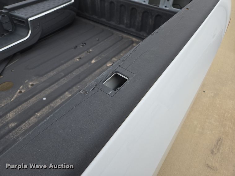 image for item EL5562 Pickup truck bed