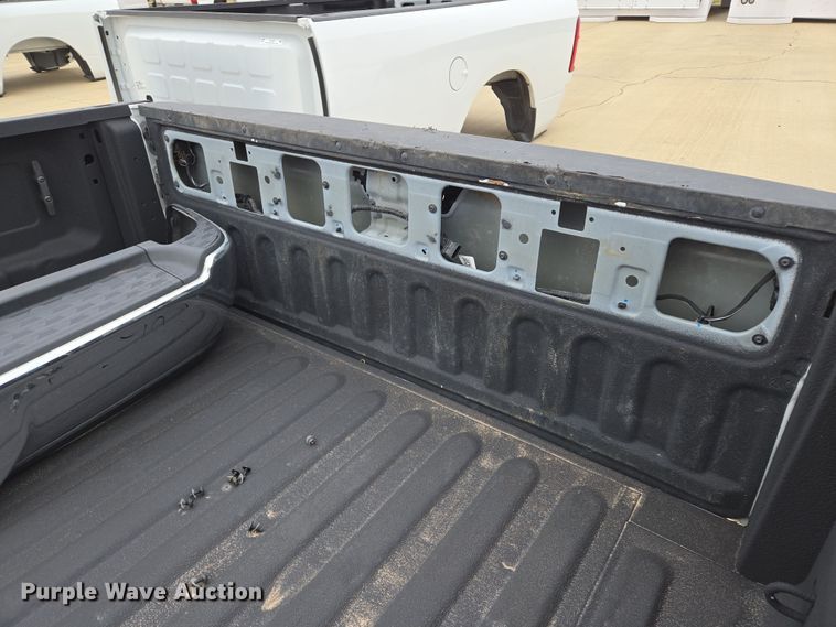 image for item EL5562 Pickup truck bed