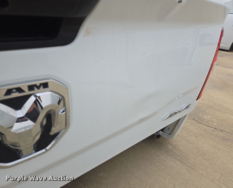 image for item EL5562 Pickup truck bed