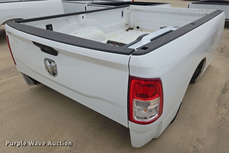 image for item EL5563 Pickup truck bed