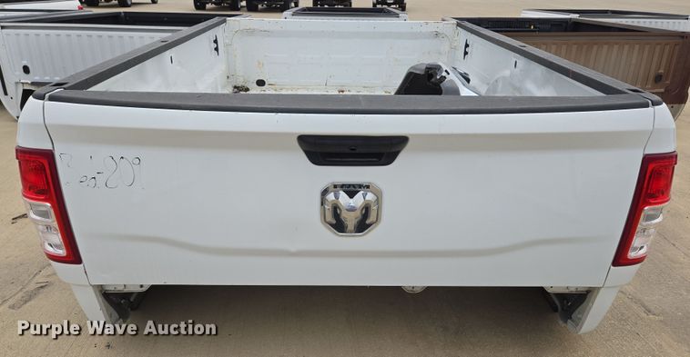 image for item EL5563 Pickup truck bed