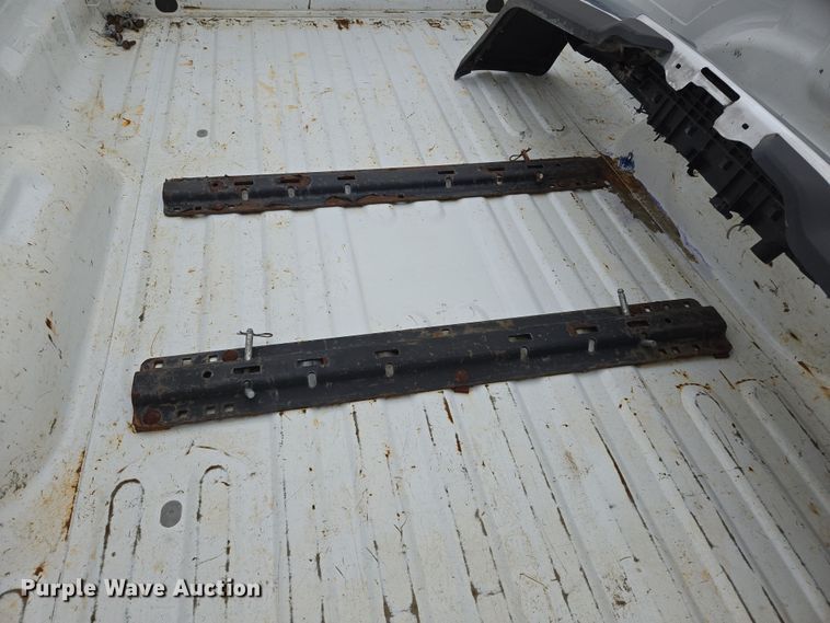 image for item EL5563 Pickup truck bed