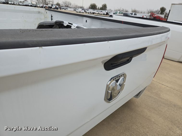 image for item EL5563 Pickup truck bed