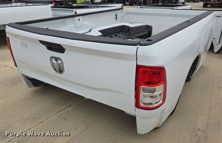 image for item EL5564 Pickup truck bed