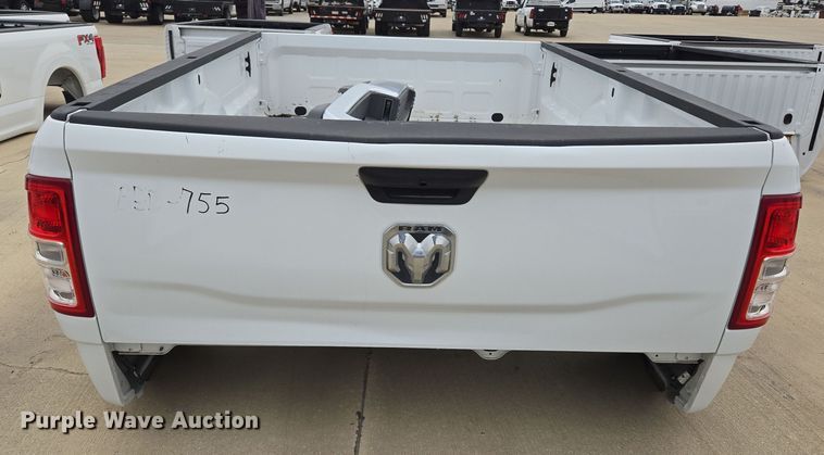 image for item EL5564 Pickup truck bed