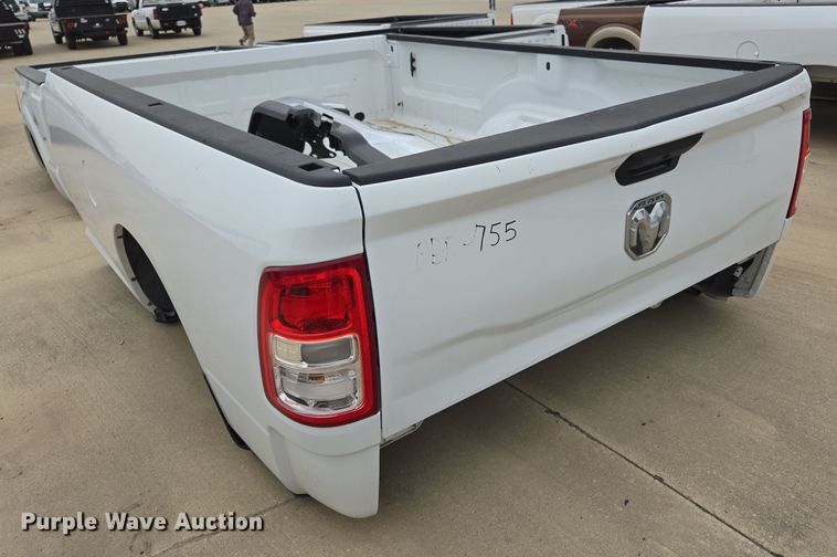 image for item EL5564 Pickup truck bed